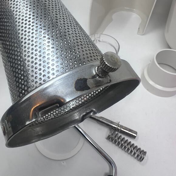 VillaWare Food Strainer Sauce Maker No 200 Complete Canning Prepping VTG 2005 - Picture 3 of 14